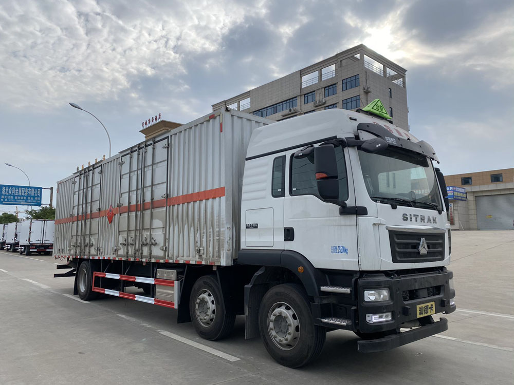 易燃液體廂式運(yùn)輸車，廂式運(yùn)輸車，楚勝汽車集團(tuán)